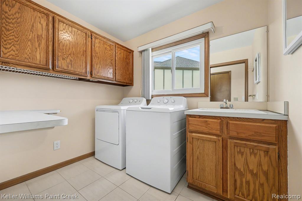 422 Parkland Court, Rochester Hills, MI 48307 — Photo 22