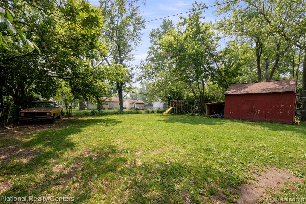 6235 Williams Lake Road, Waterford, MI 48329 — Photo 21