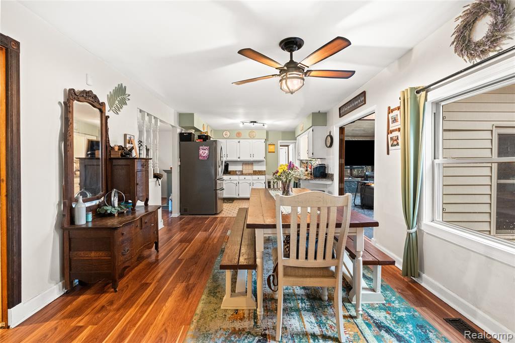 6076 E Carpenter Road, Flint, MI 48506 — Photo 19