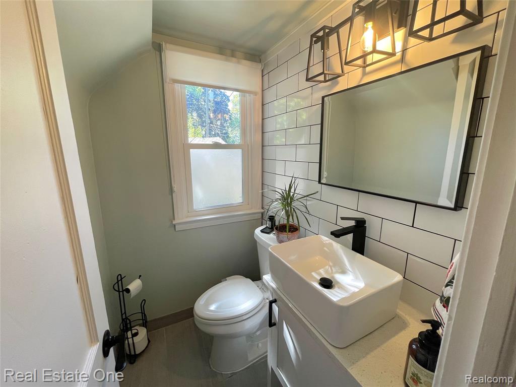 500 E CAMBOURNE Street, Ferndale, MI 48220 — Photo 9