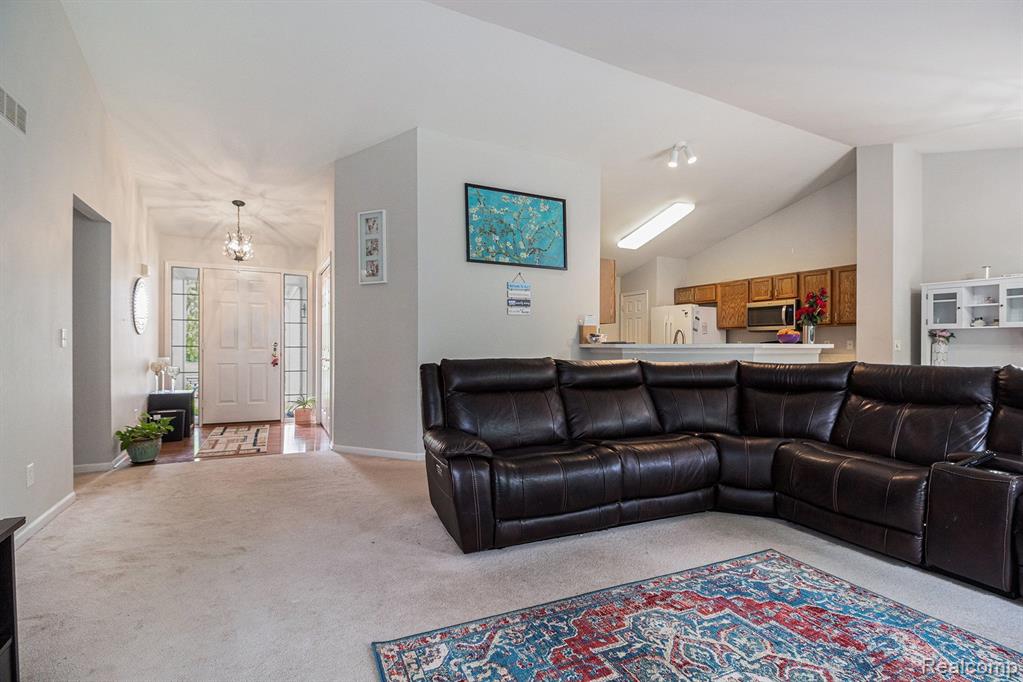 47291 FAIRLAWN Court, Canton, MI 48188 — Photo 6