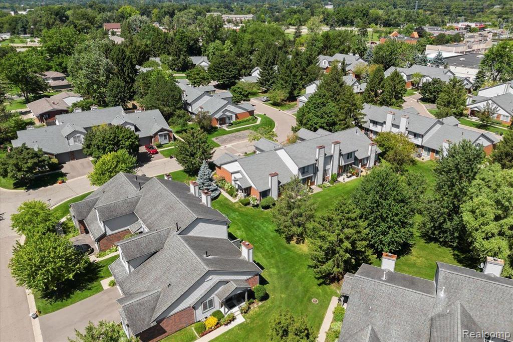 456 WINWOOD Circle, Walled Lake, MI 48390 — Photo 34