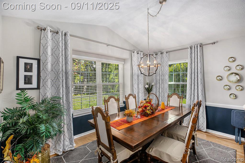 5886 Creekside Drive, Troy, MI 48085 — Photo 8