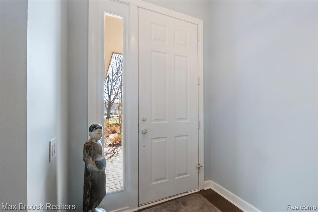 3828 PINE LAKE KNOLL Drive, West Bloomfield, MI 48324 — Photo 8