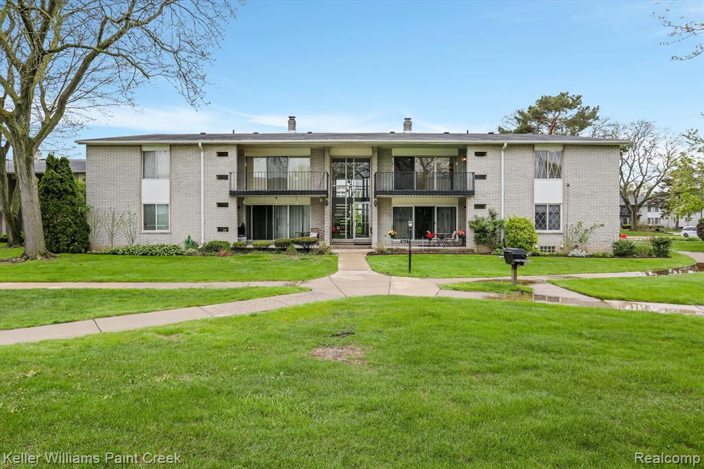 8433 Kennedy Circle, Warren, MI 48093 — Photo 2