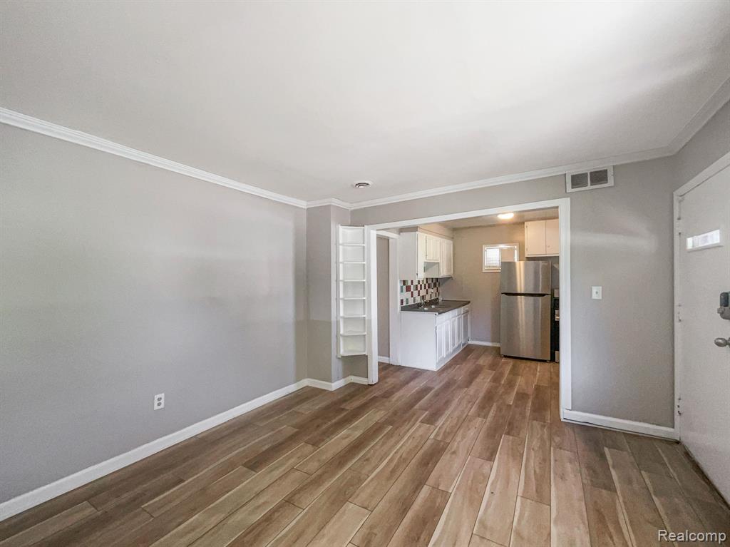 7054 FISHER Avenue, Warren, MI 48091 — Photo 11