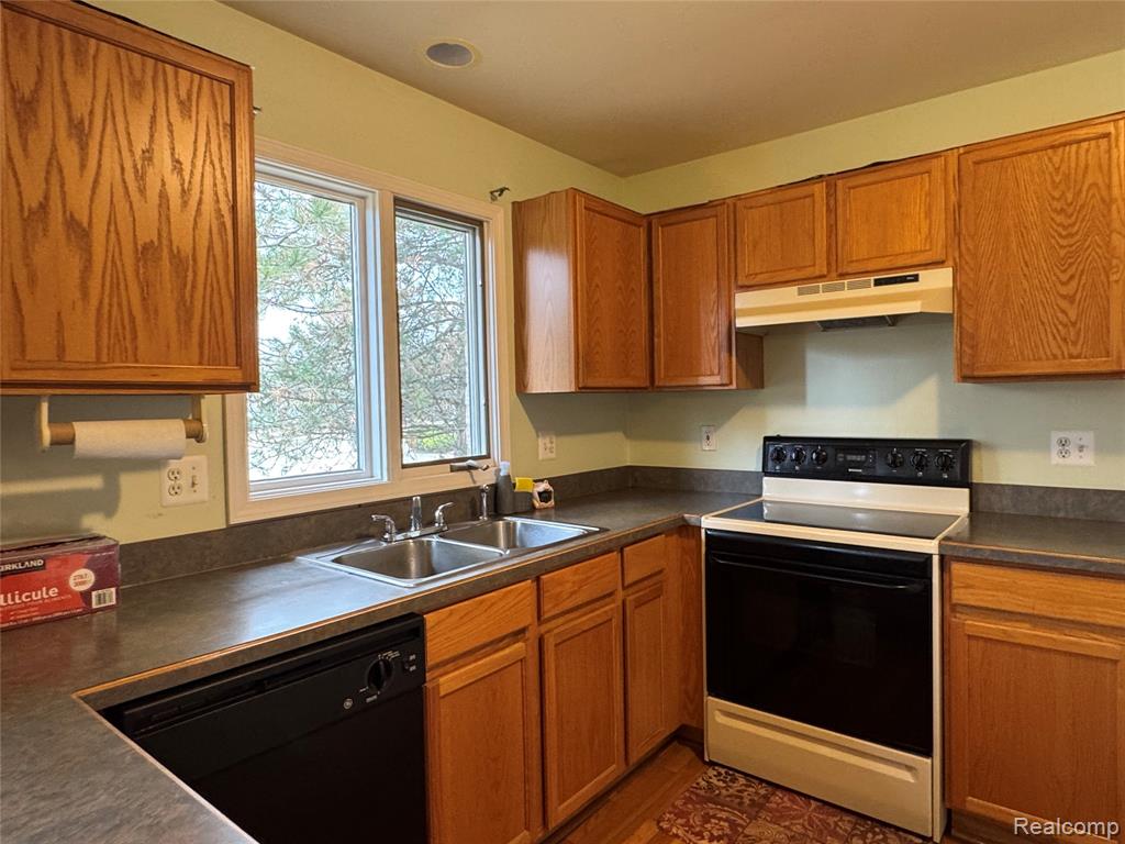 40342 Riverbend Drive, Sterling Heights, MI 48310 — Photo 10