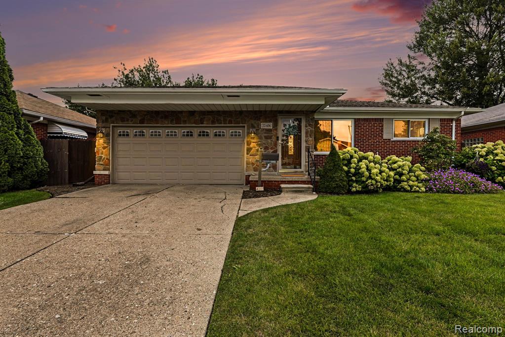 22406 Barton Street, Saint Clair Shores, MI 48081
