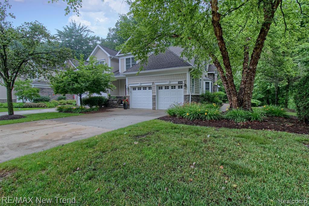 49698 Timber Trail, Novi, MI — front exterior