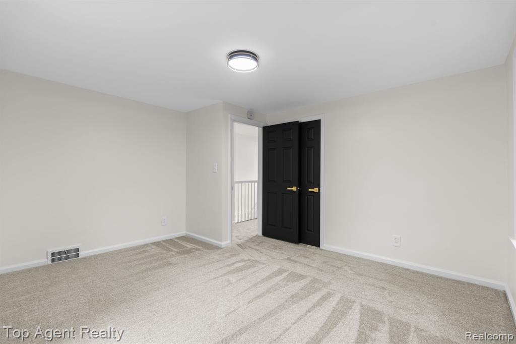 1894 Broadstone Road, Grosse Pointe Woods, MI 48236 — Photo 26