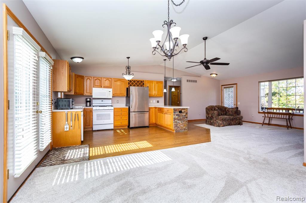 11270 Linda Kay, Goodrich Vlg, MI — Photo 12