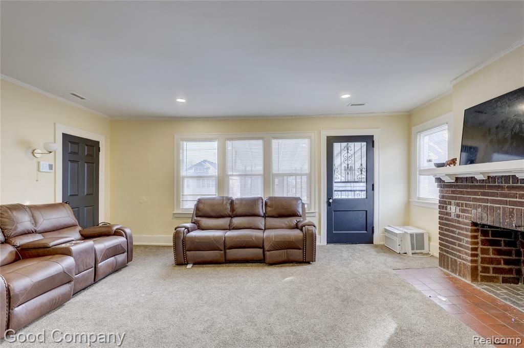 2494 Hazelwood Street - Photo 3