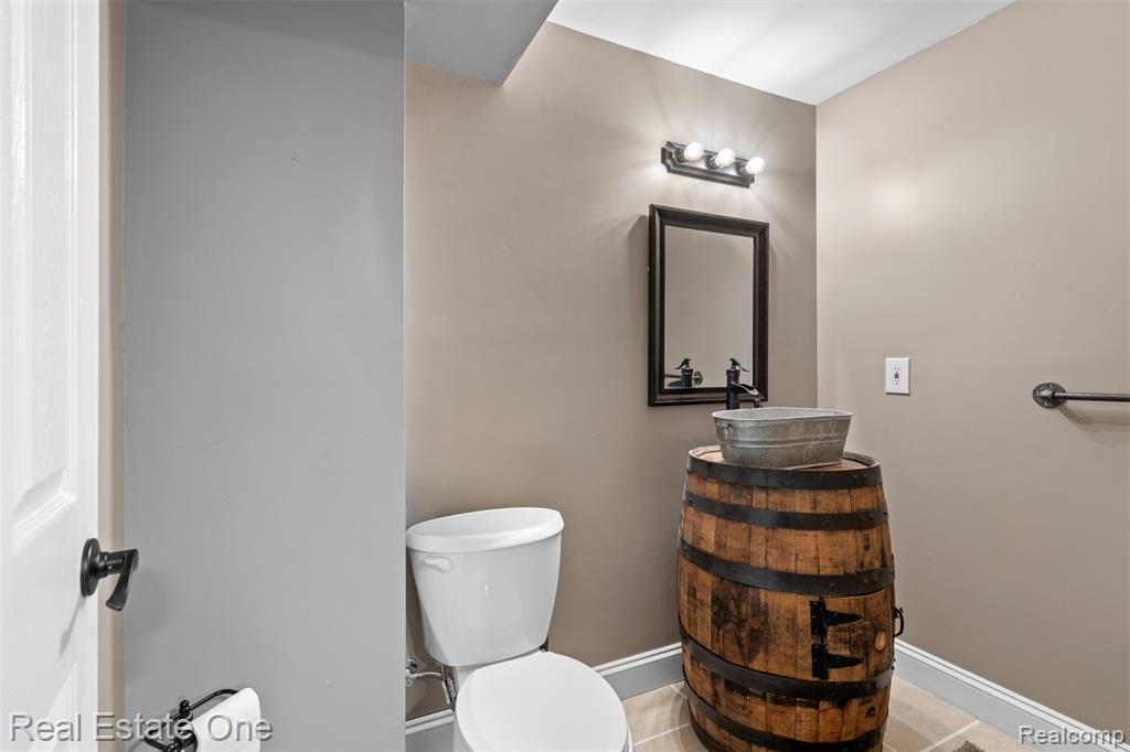 8586 Cass River Drive, Fowlerville, MI 48836 — Photo 31