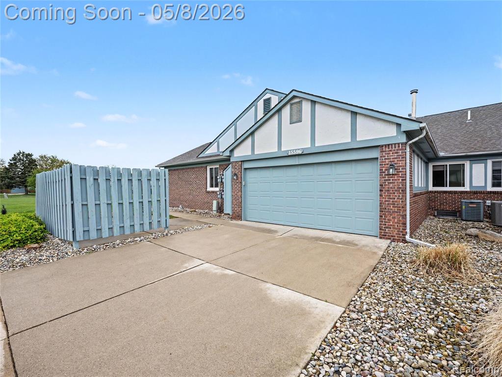 15596 Huntcliff Drive, 40, Macomb, MI 48044 — Photo 3