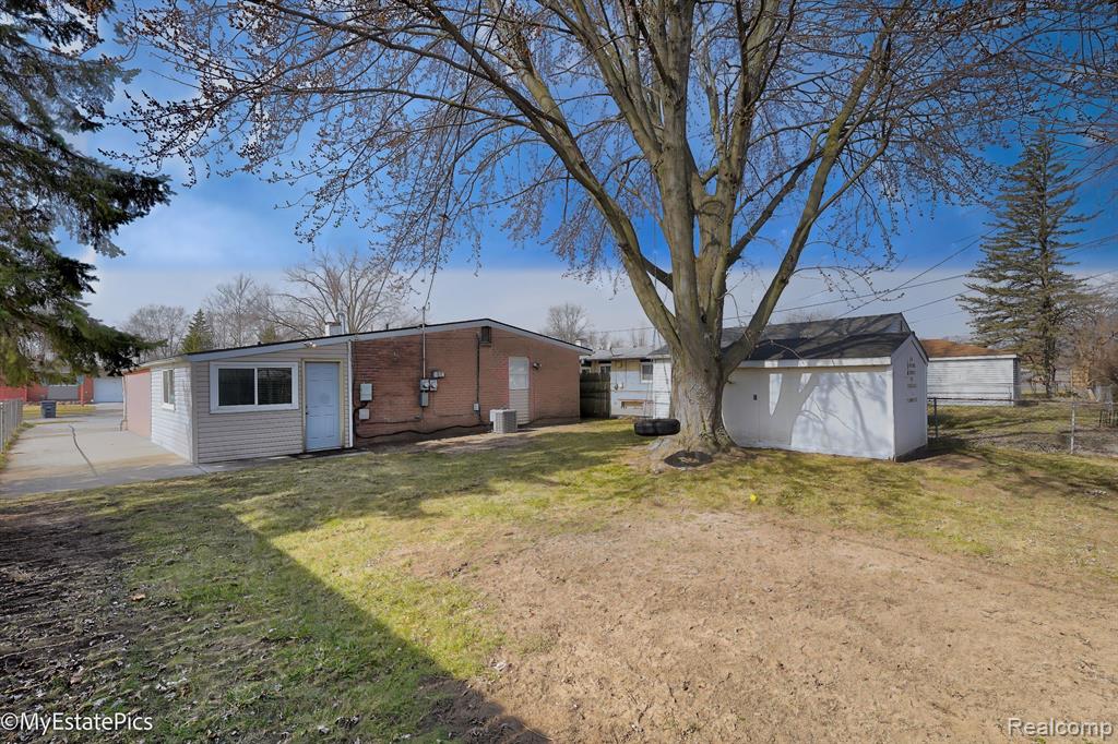547 S Hawthorne Street, Westland, MI 48186 — Photo 9