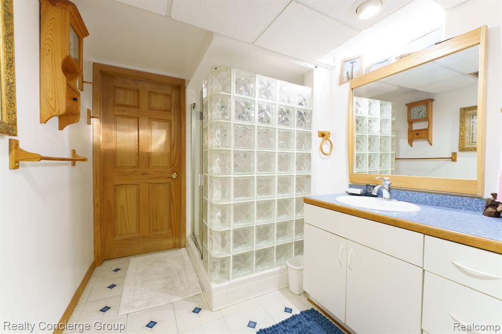 9929 ARDEN Street, Livonia, MI 48150 — Photo 20