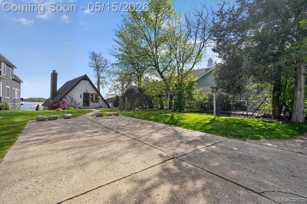 12078 Mantawauka Drive, Fenton, MI 48430 — Photo 2