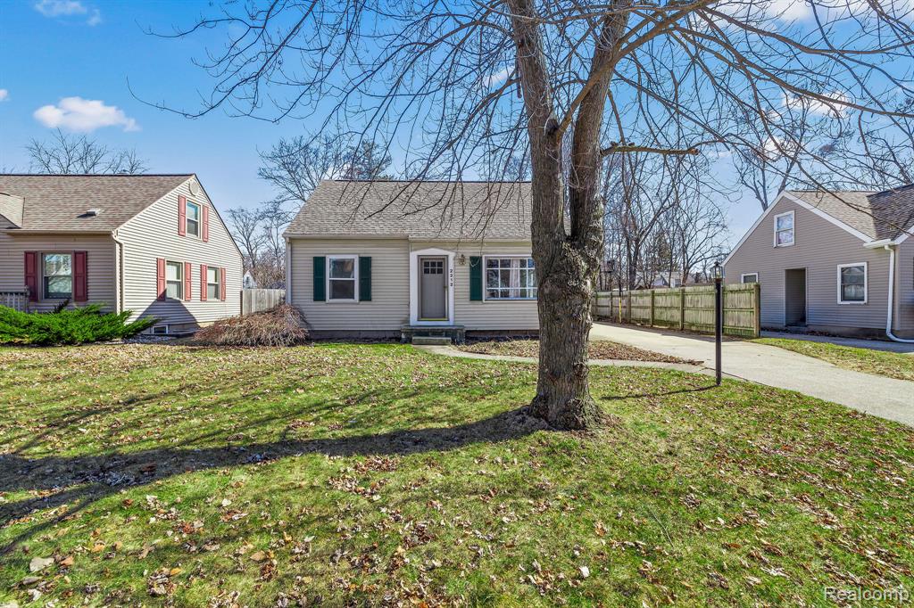 2212 Virginia Street, Midland, MI 48642 — Photo 2