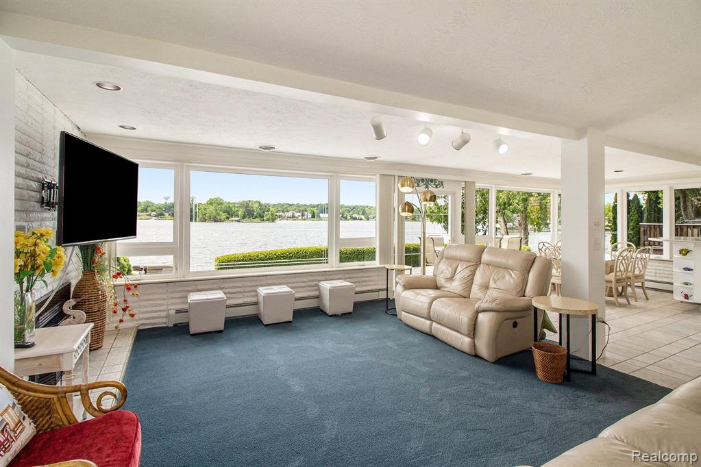 8428 Woodland Shore Drive, Brighton, MI 48114 — Photo 17