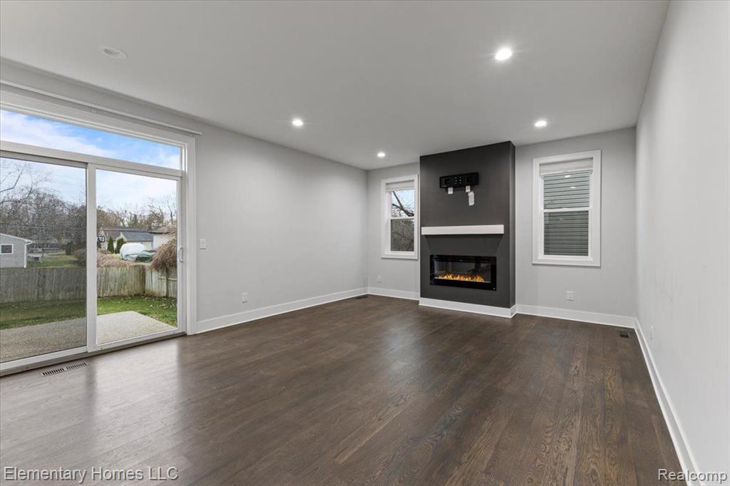 4003 Elmhurst Road, Waterford, MI 48328 — Photo 4