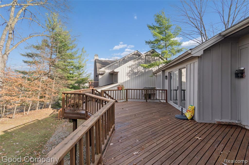 5104 Woodcliff Hill Road W, West Bloomfield, MI 48323 — Photo 54