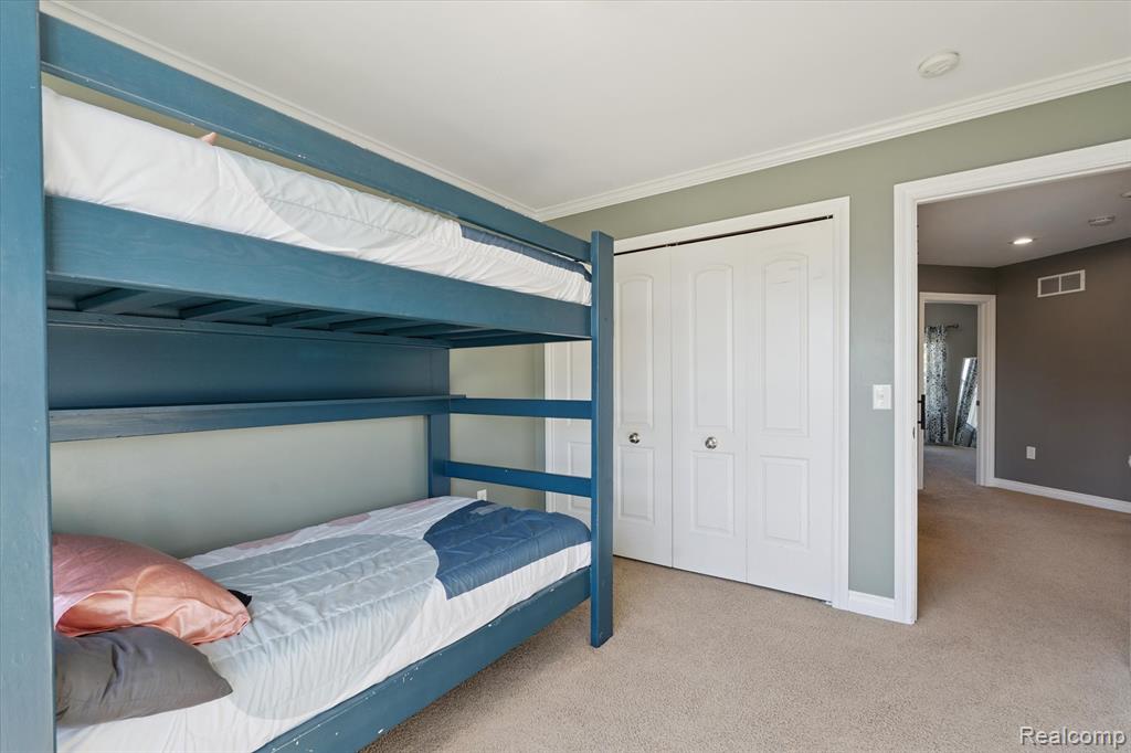 7056 Glenmeadow Court, Grand Blanc, MI 48439 — Photo 30