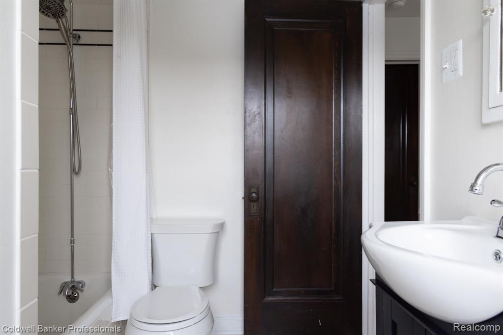 42 Cranford Lane, Grosse Pointe, MI 48230 — Photo 29