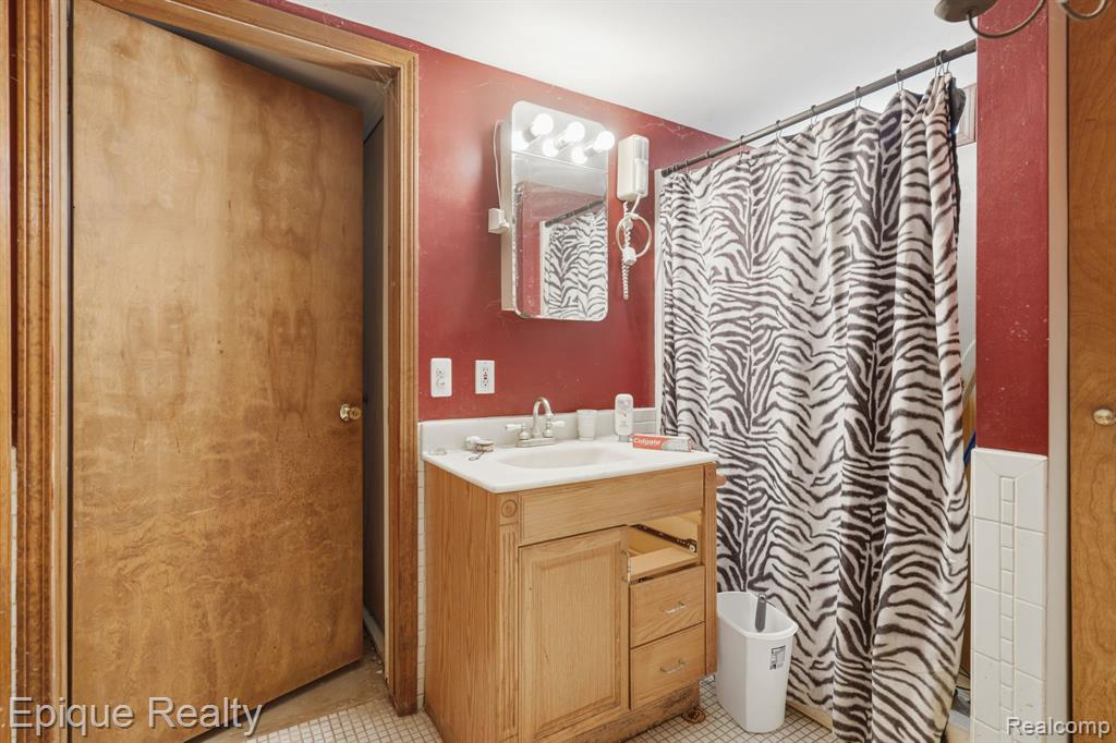 3813 Watuga Street, Commerce Twp, MI 48390 — Photo 16