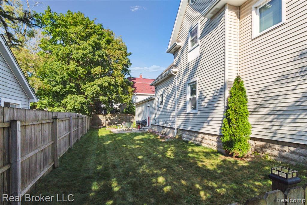 402 S 7TH Street, St. Clair, MI 48079 — Photo 30