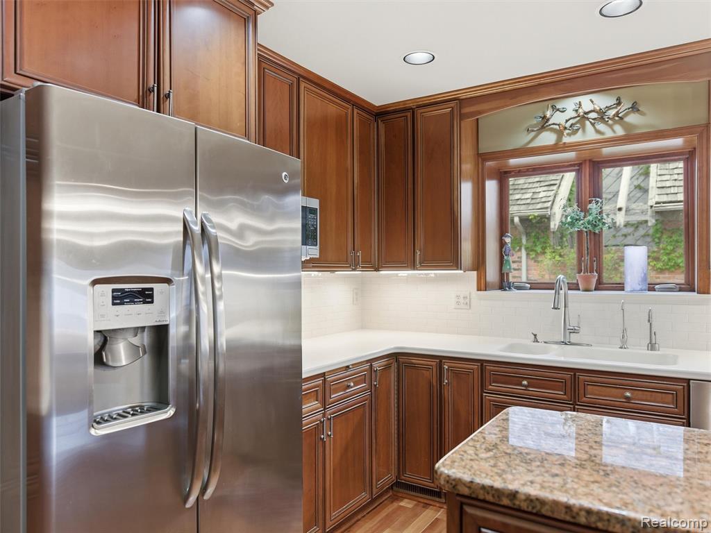 23 Chateaux Du Lac, Fenton, MI 48430 — Photo 16