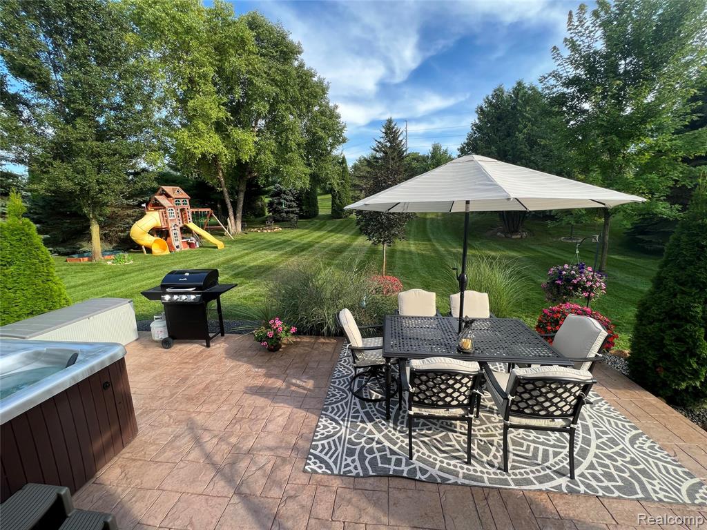 9095 Rotondo Drive, Howell, MI 48855 — Photo 4
