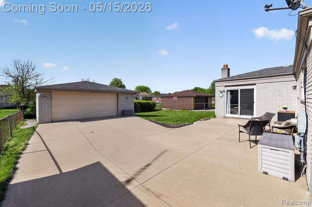 17830 Kuecken Street, Clinton Twp, MI 48038 — Photo 43