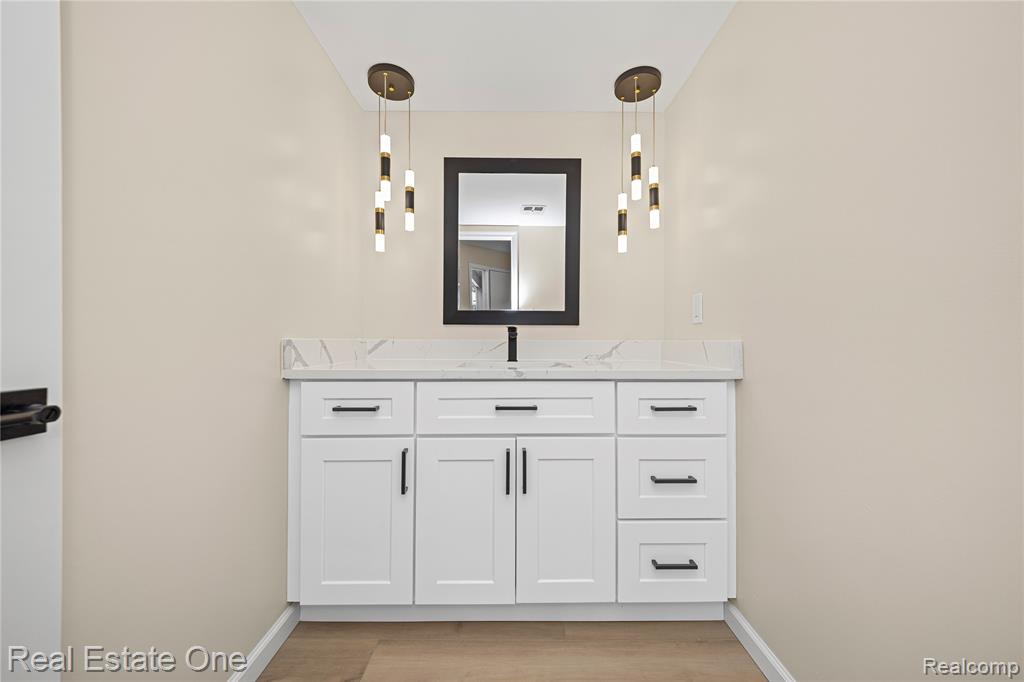 6027 Pebble Lane Court, West Bloomfield, MI — Photo 25