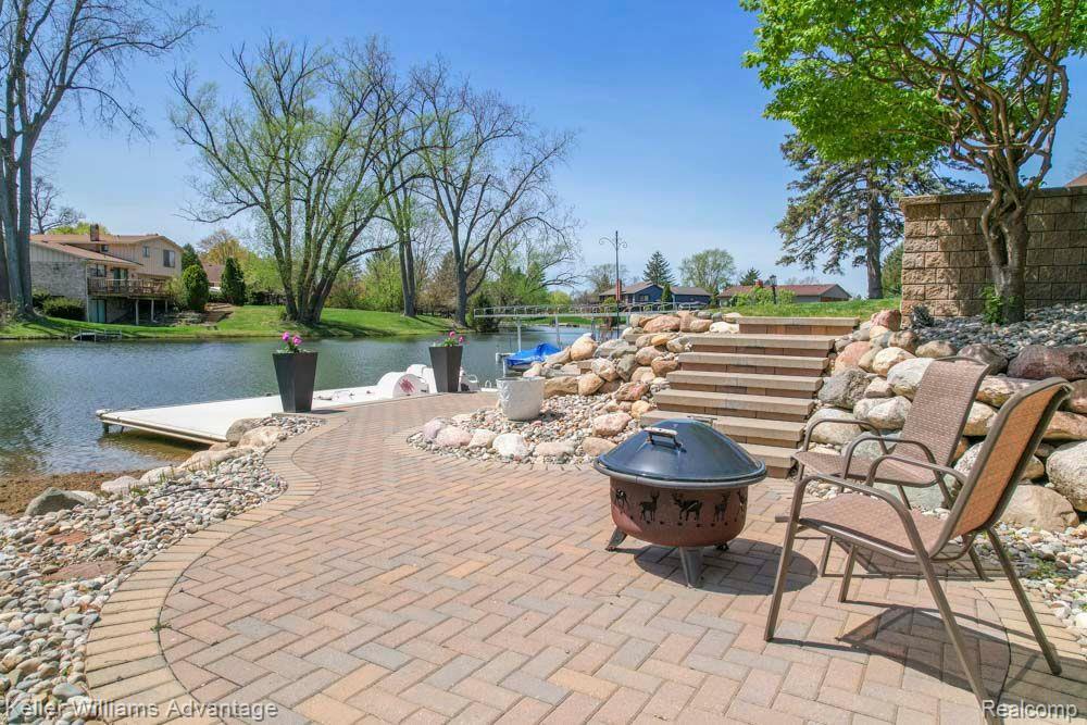 5105 Beachwood Court, Commerce Twp, MI 48382 — Photo 7