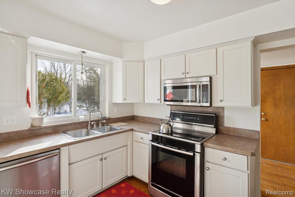 5241 S Pebblecreek Road, West Bloomfield, MI — Photo 16