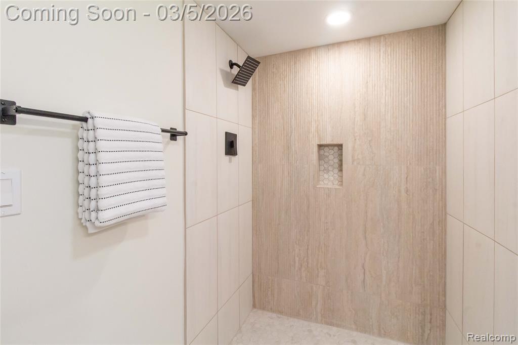 2104 Pauline Boulevard, 305, Ann Arbor, MI 48103 — Photo 23