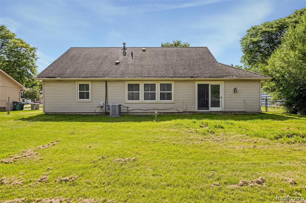 4942 Butler Drive, Troy, MI 48085 — Photo 31