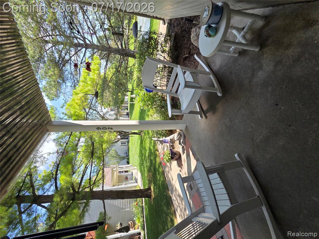902 Saybrook Drive, Waterford, MI 48327 — Photo 11