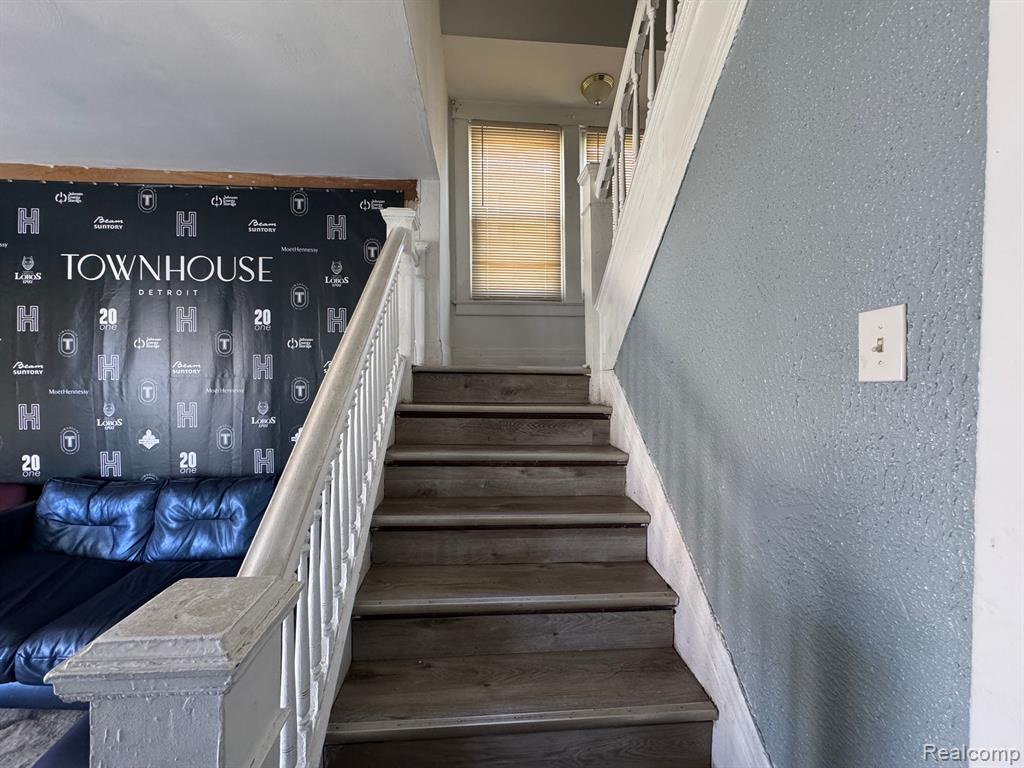 879 WEBB Street, Detroit, MI 48202 — Photo 7