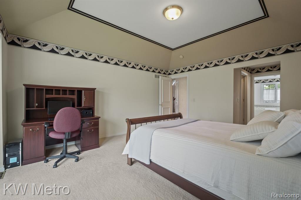 3953 Lake Forest Drive, Sterling Heights, MI 48314 — Photo 18