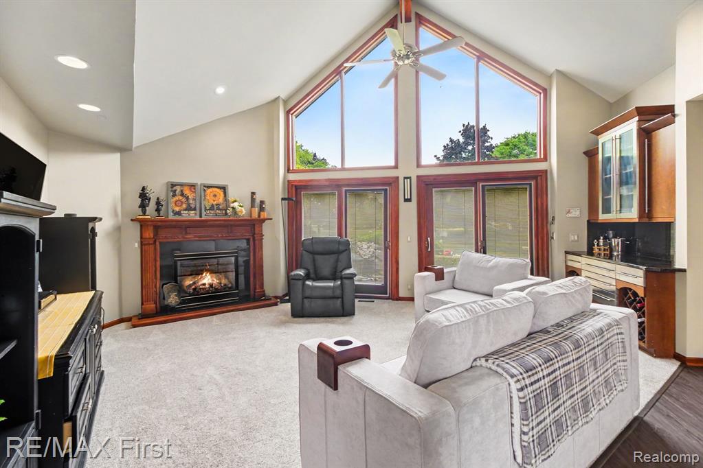 601 Brookwood Lane E, Rochester Hills, MI 48309 — Photo 10