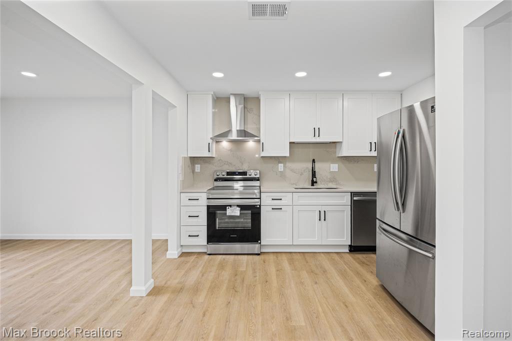7443 Brynmawr Court, West Bloomfield, MI — Photo 19
