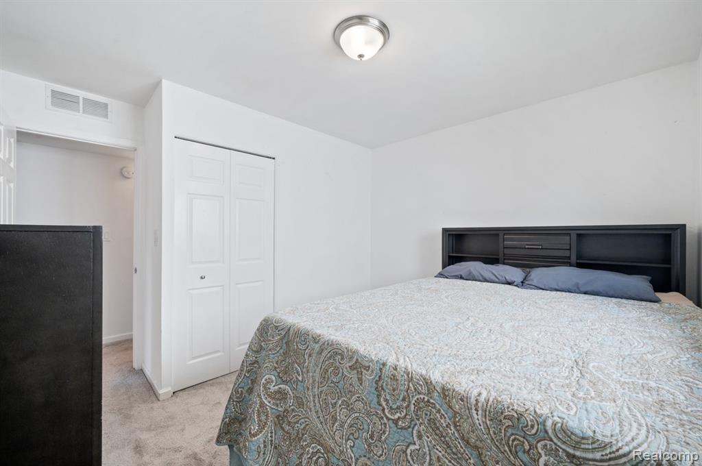 7256 Deering Street, Westland, MI — Photo 14