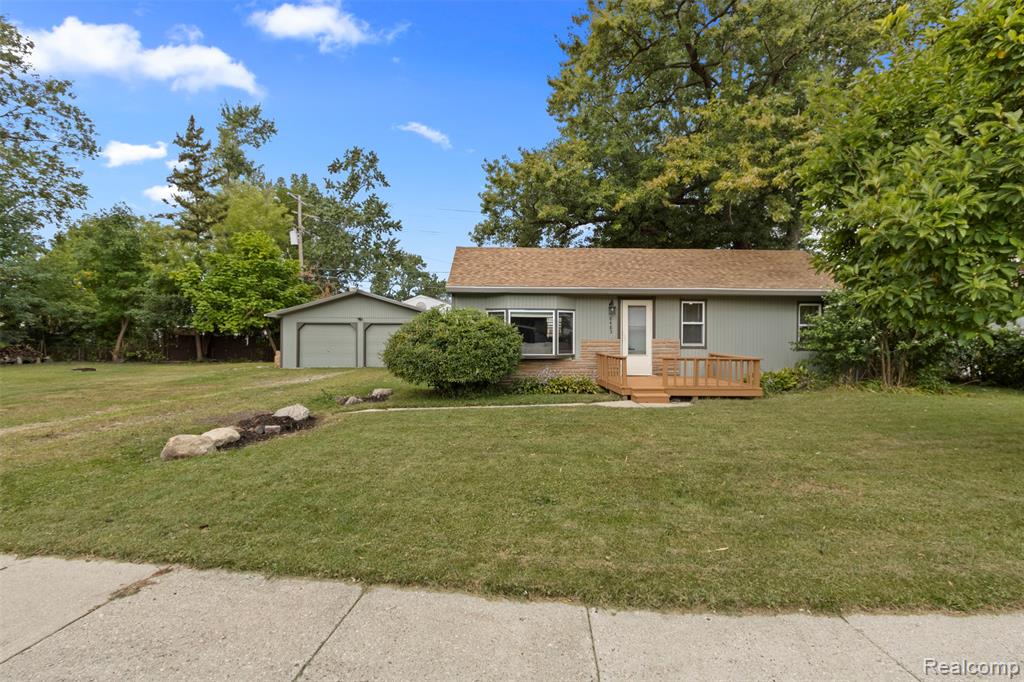 8483 Beatrice, Westland, MI — Photo 2