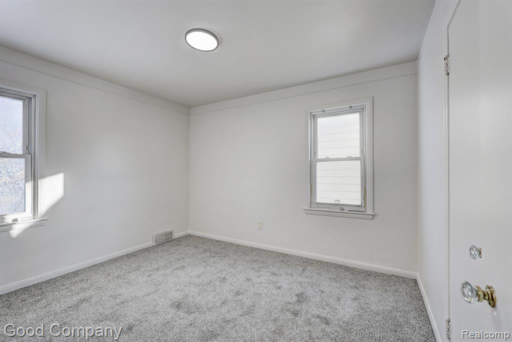 967 E Shevlin Avenue, Hazel Park, MI 48030 — Photo 13