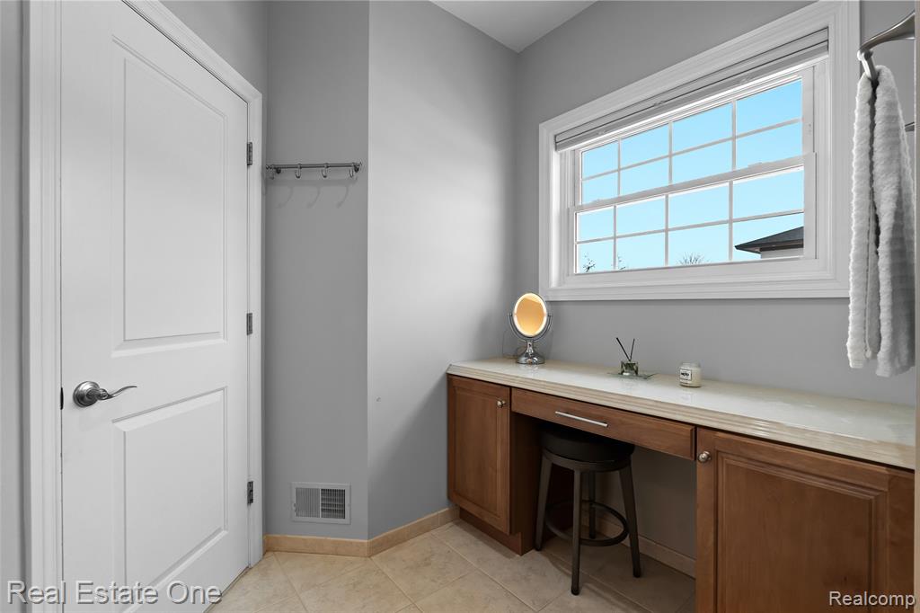 9032 Palmers Way Drive, Fenton, MI 48430 — Photo 25