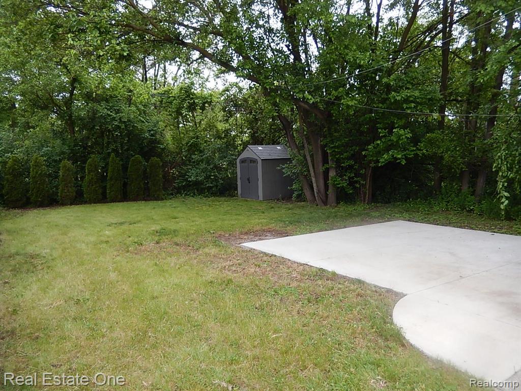 21067 WESTVIEW Avenue, Ferndale, MI 48220 — Photo 17