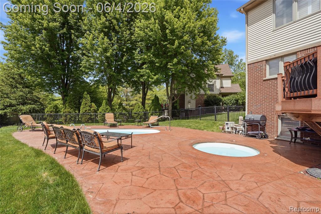 8605 Vista Court, Westland, MI — Photo 37