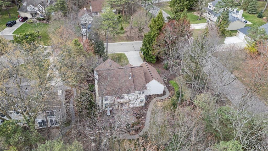 6037 Pine Needle Court, Clarkston, MI — Photo 38