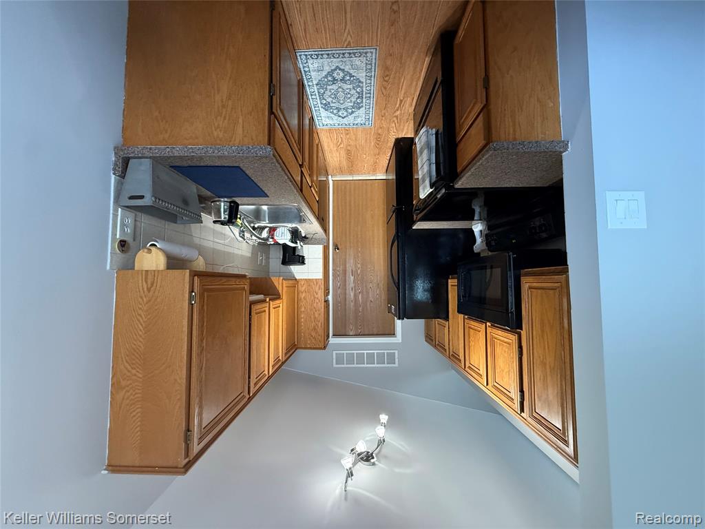 44724 Maryland Court, Clinton Twp, MI 48038 — Photo 8